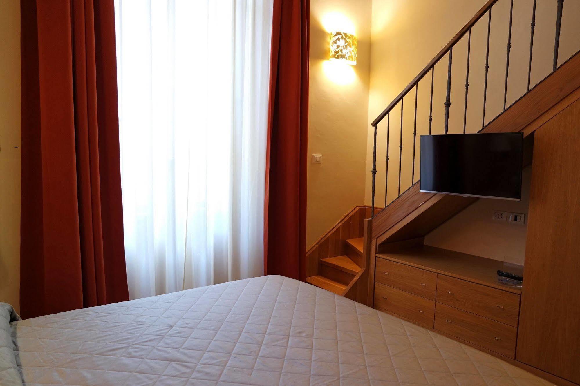 B&B Repubblica ฟลอเรนซ์ ภายนอก รูปภาพ